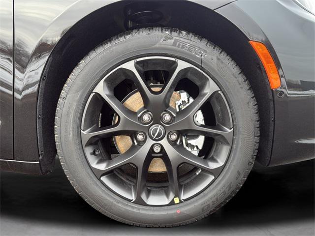 new 2026 Chrysler Pacifica car, priced at $53,390
