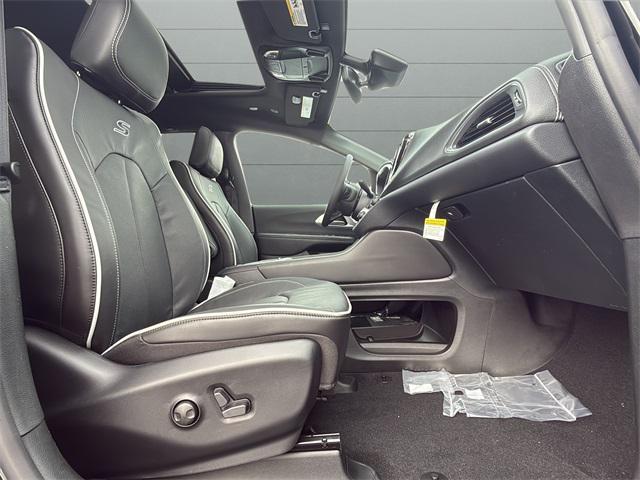 new 2026 Chrysler Pacifica car, priced at $53,390