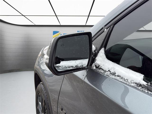 used 2021 Chevrolet Traverse car, priced at $25,900