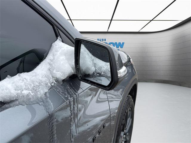 used 2021 Chevrolet Traverse car, priced at $25,900