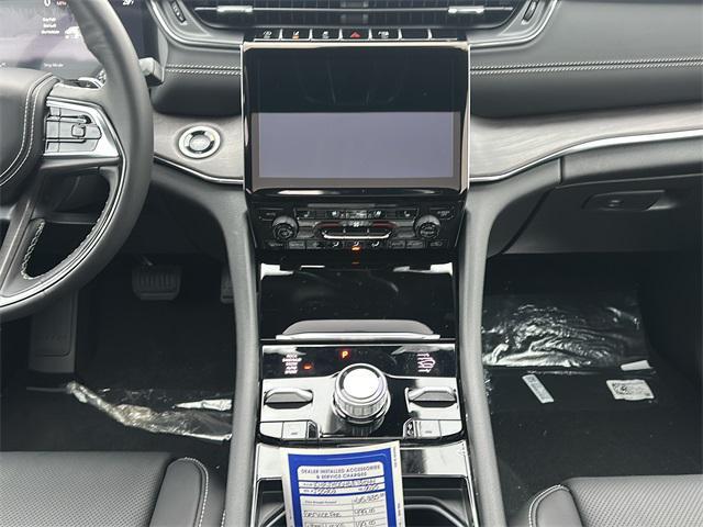 new 2025 Jeep Grand Cherokee car, priced at $62,300