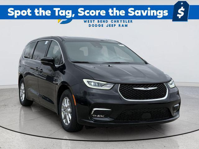 new 2025 Chrysler Pacifica car, priced at $47,749