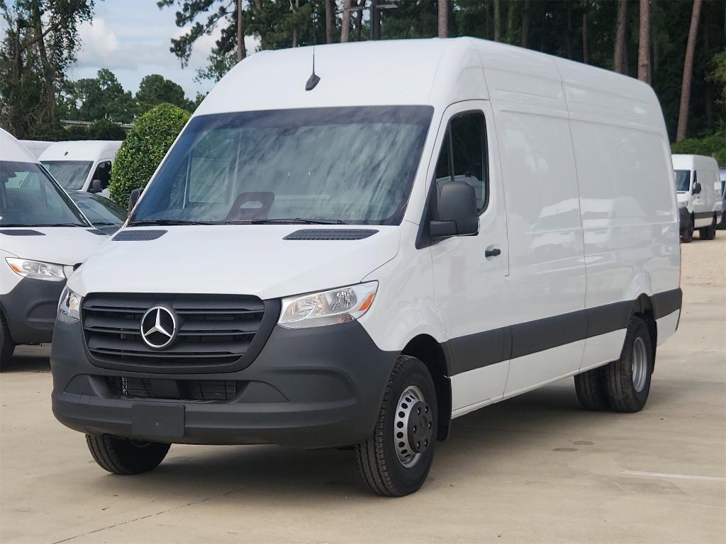 new 2025 Mercedes-Benz Sprinter 3500 car, priced at $68,579