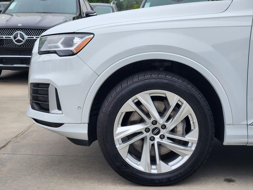 used 2023 Audi Q7 car, priced at $29,998