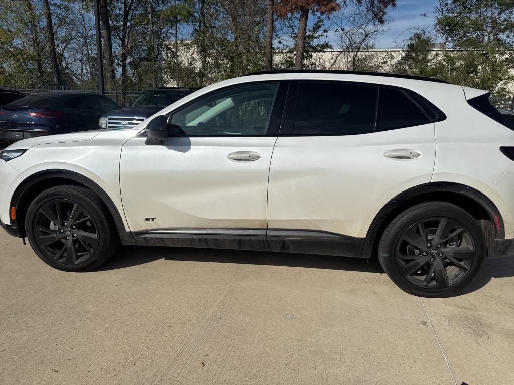 used 2024 Buick Envision car, priced at $30,998
