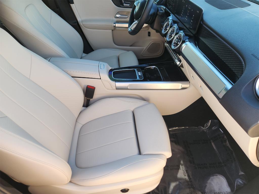 used 2025 Mercedes-Benz GLB 250 car, priced at $42,998