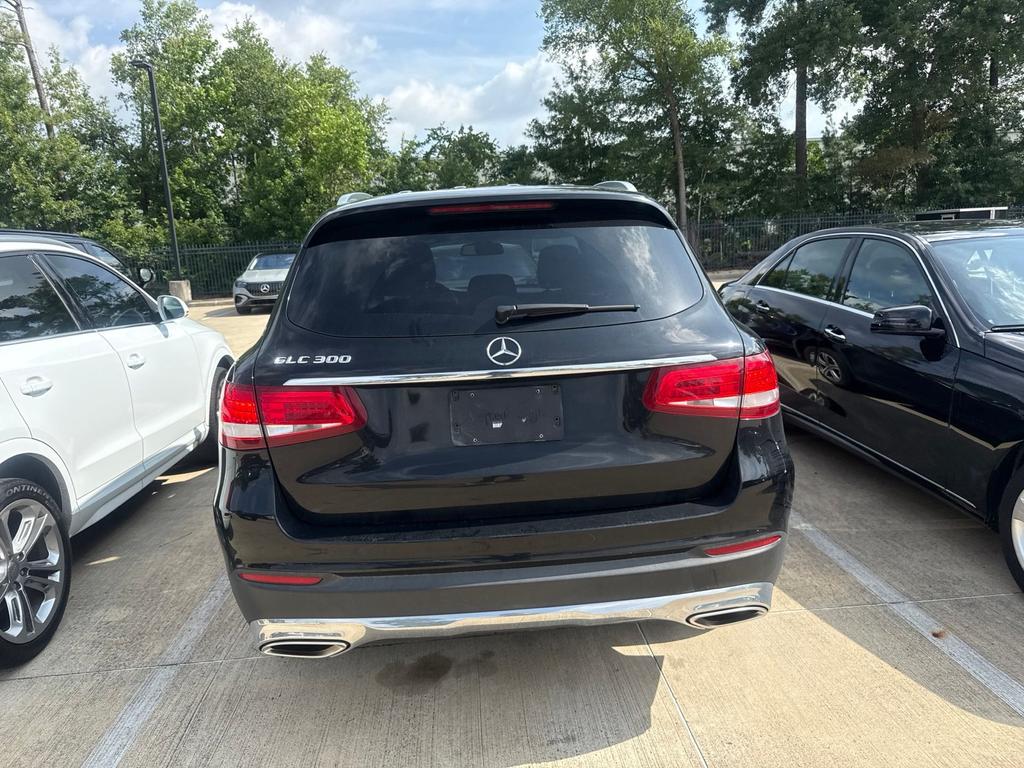 used 2019 Mercedes-Benz GLC 300 car, priced at $19,498
