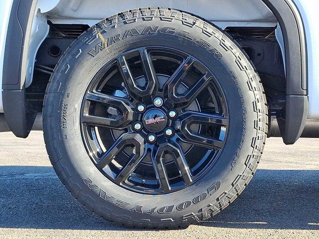 new 2026 GMC Sierra 1500 car, priced at $56,275