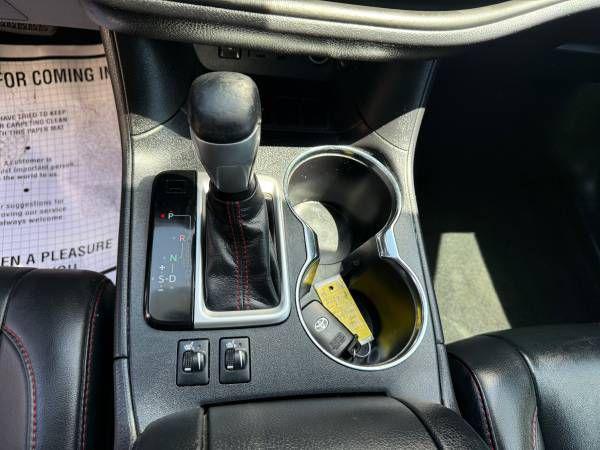 used 2019 Toyota Highlander car, priced at $21,995