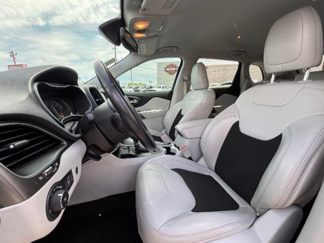 used 2020 Jeep Cherokee car, priced at $12,995