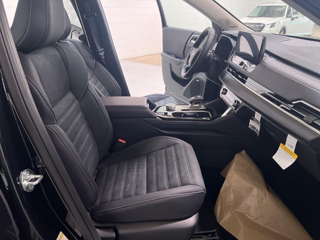 new 2025 Mitsubishi Outlander car, priced at $36,050