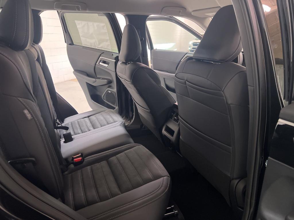 new 2025 Mitsubishi Outlander car, priced at $36,050