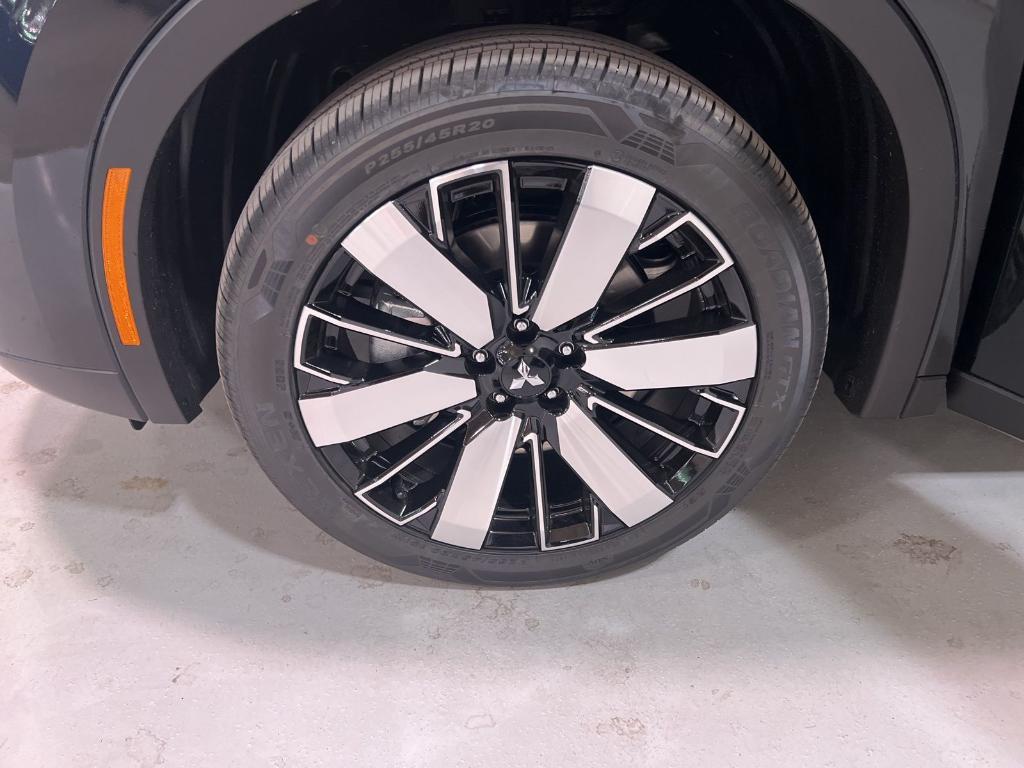 new 2025 Mitsubishi Outlander car, priced at $36,050