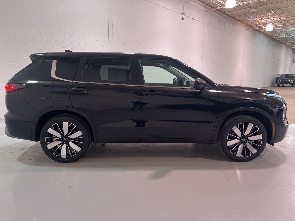 new 2025 Mitsubishi Outlander car, priced at $36,050