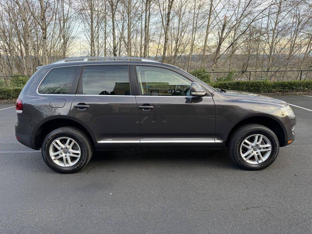 used 2008 Volkswagen Touareg 2 car, priced at $5,499