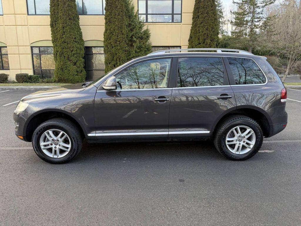 used 2008 Volkswagen Touareg 2 car, priced at $5,499