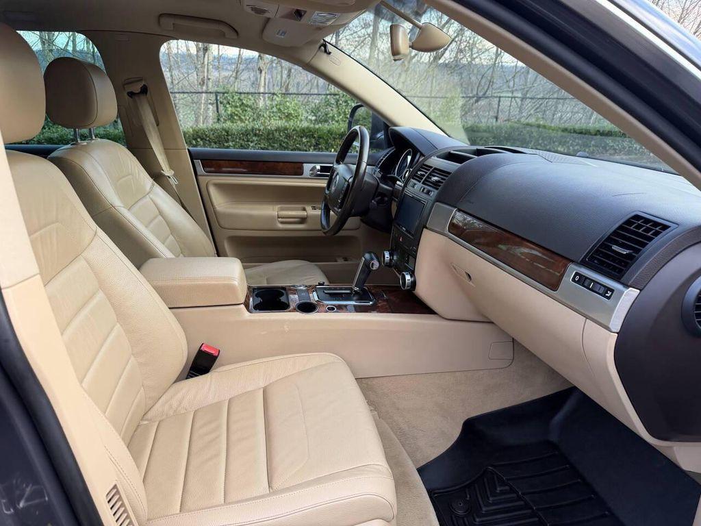 used 2008 Volkswagen Touareg 2 car, priced at $5,499