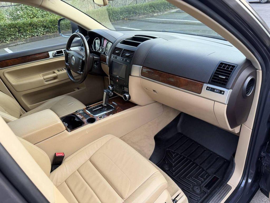 used 2008 Volkswagen Touareg 2 car, priced at $5,499