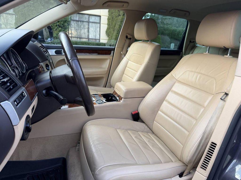 used 2008 Volkswagen Touareg 2 car, priced at $5,499