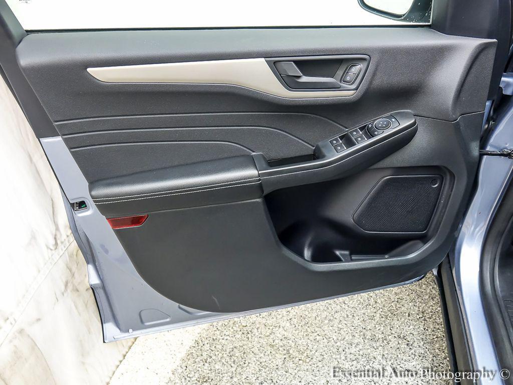 used 2022 Ford Escape car, priced at $22,656