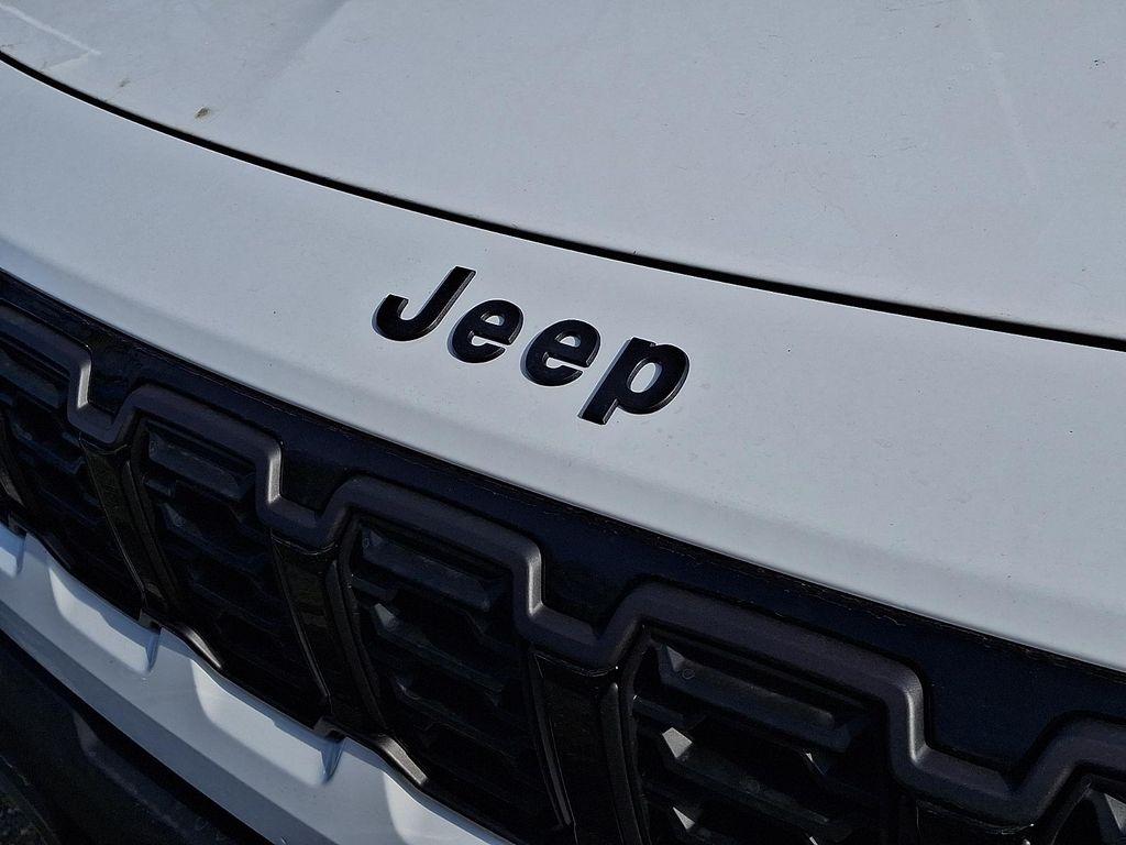 new 2026 Jeep Cherokee car, priced at $43,710