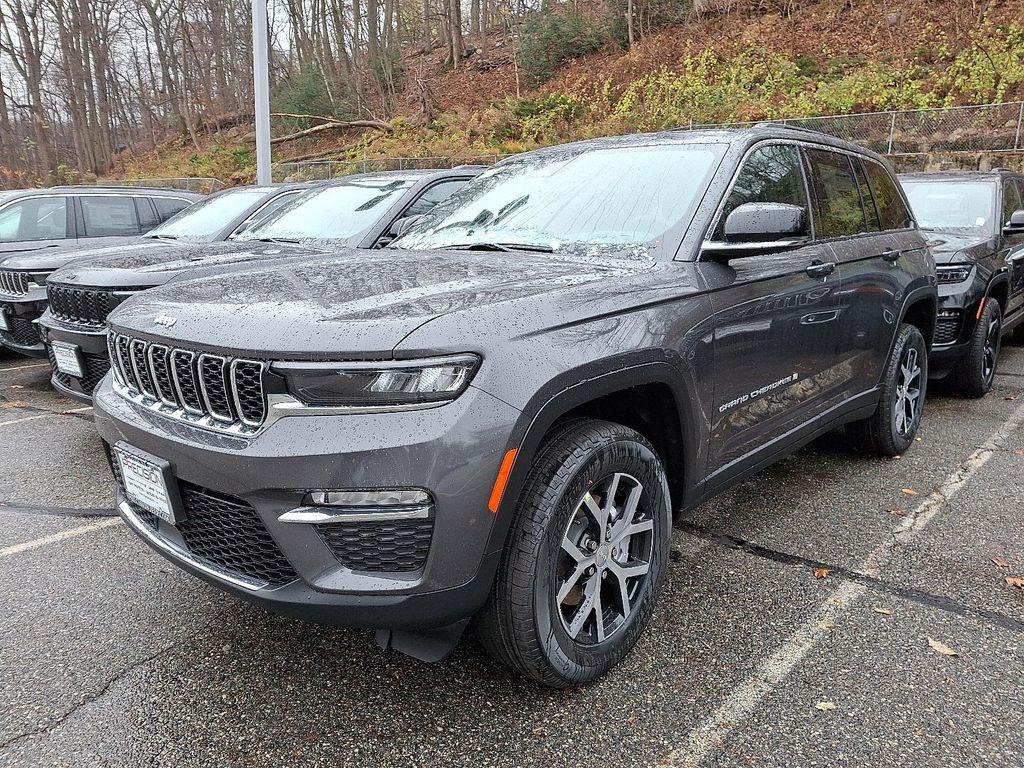 new 2025 Jeep Grand Cherokee car, priced at $47,495