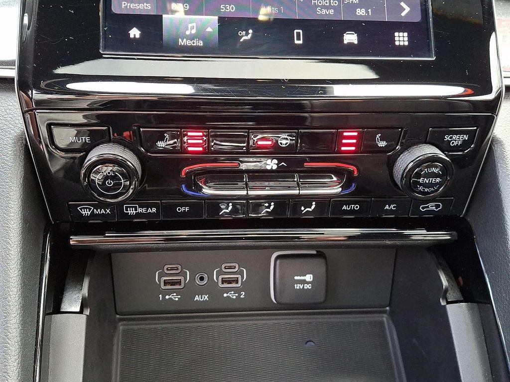 used 2023 Jeep Grand Cherokee car, priced at $34,433