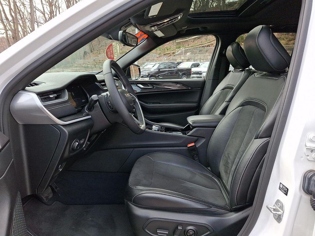 used 2023 Jeep Grand Cherokee car, priced at $34,433