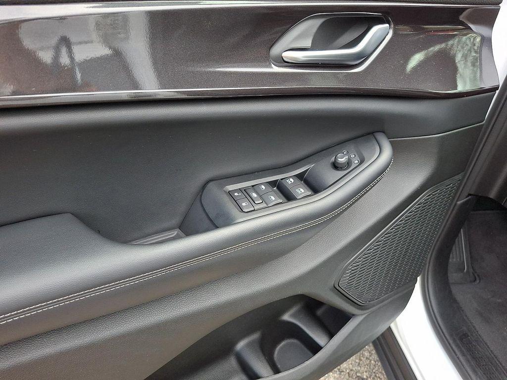 used 2023 Jeep Grand Cherokee car, priced at $34,433