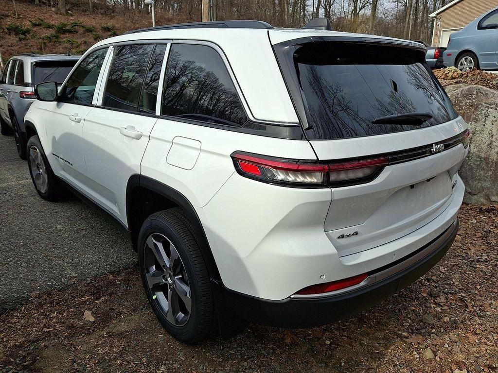 new 2026 Jeep Grand Cherokee car, priced at $48,560