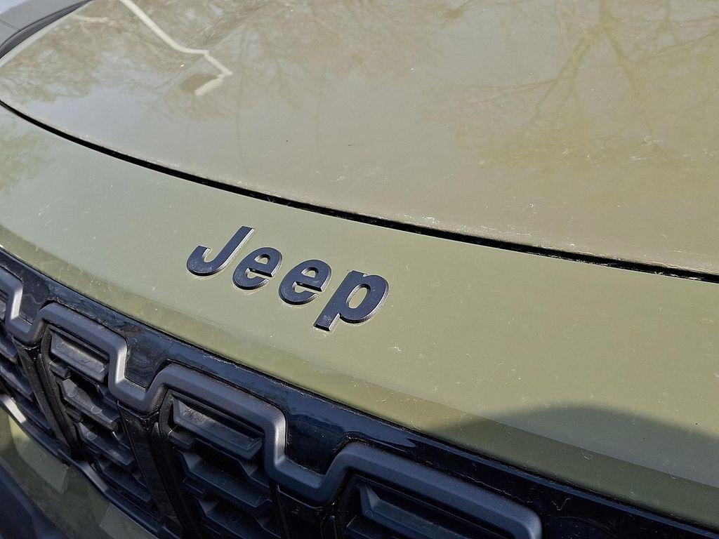 new 2026 Jeep Cherokee car, priced at $43,810