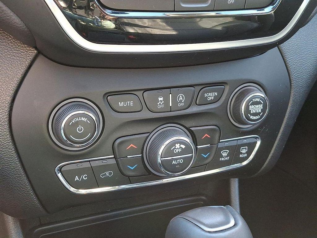 used 2022 Jeep Cherokee car, priced at $25,322