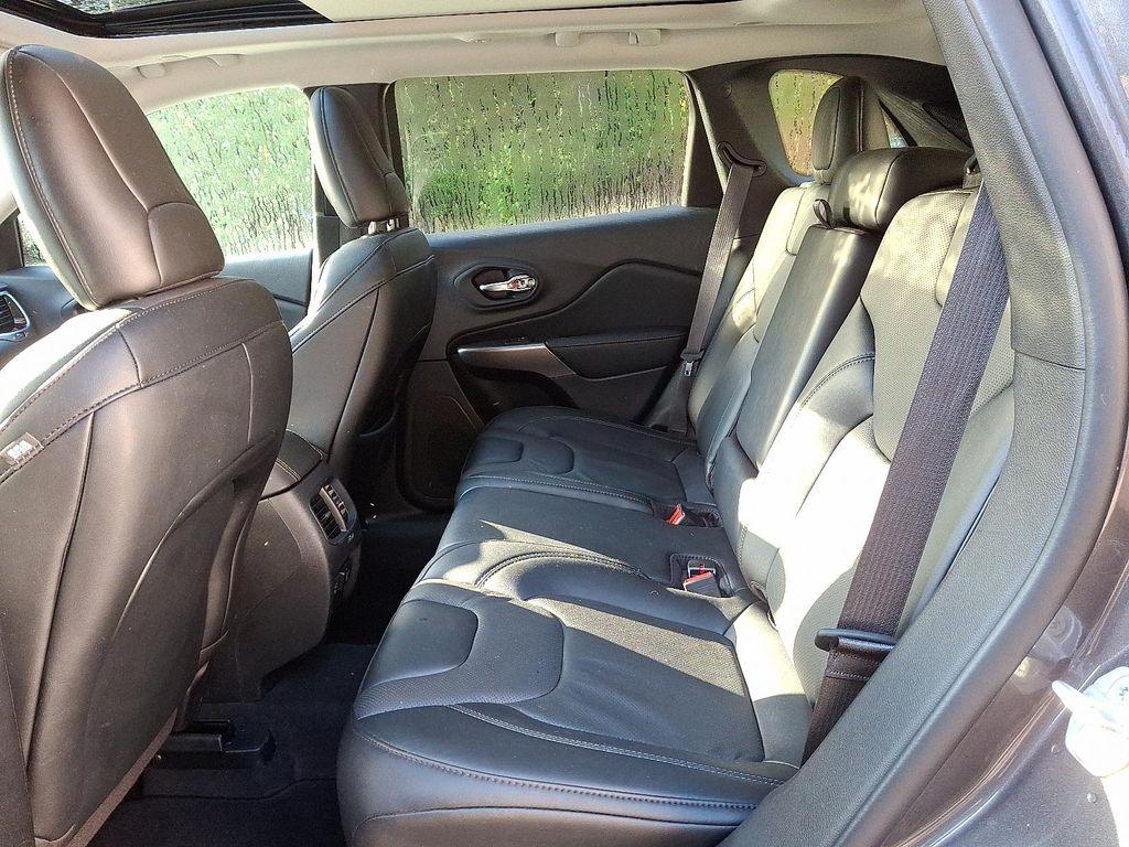 used 2022 Jeep Cherokee car, priced at $25,322