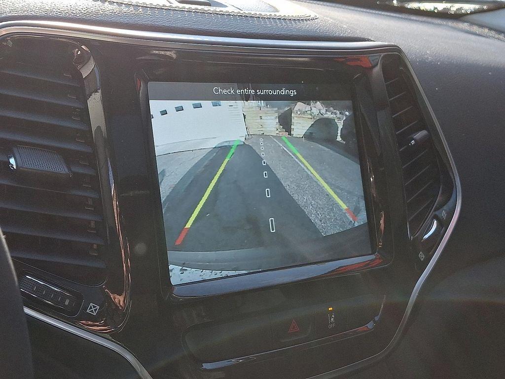 used 2022 Jeep Cherokee car, priced at $25,922