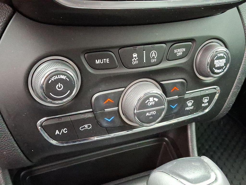 used 2020 Jeep Cherokee car, priced at $20,520