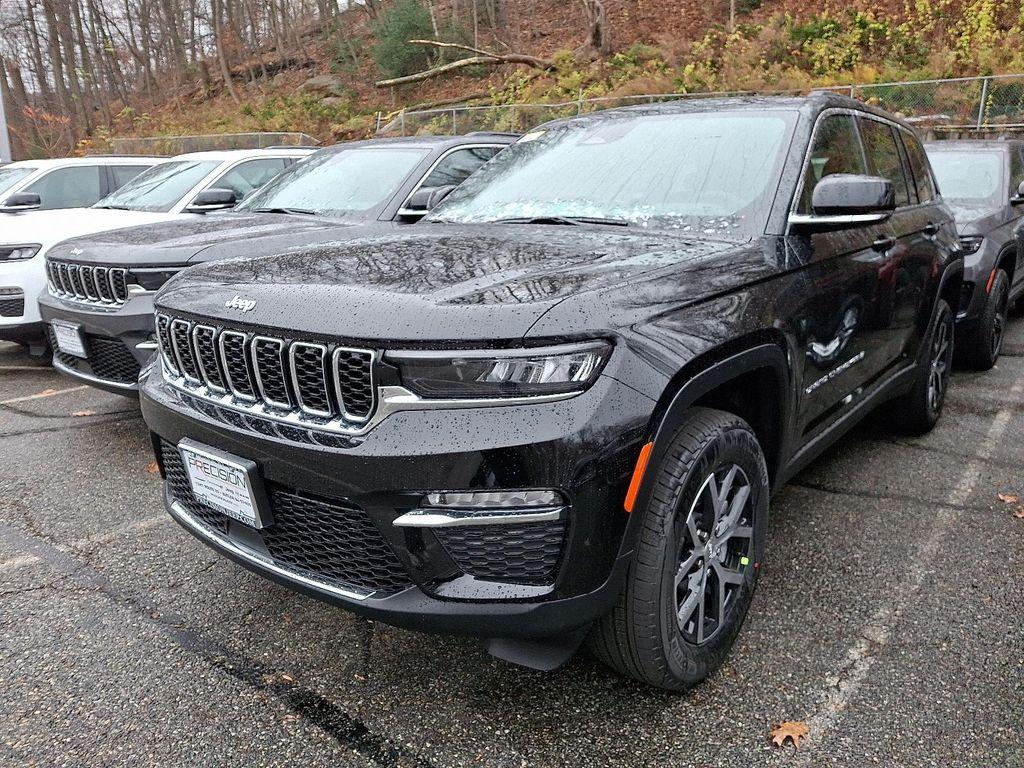 new 2025 Jeep Grand Cherokee car, priced at $47,495