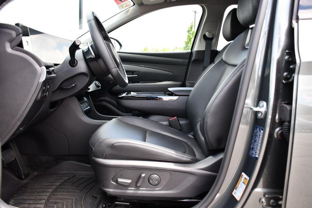 used 2025 Hyundai TUCSON Hybrid car, priced at $34,699