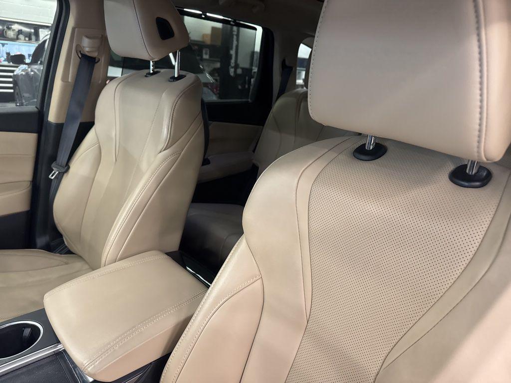 used 2022 Acura MDX car, priced at $29,322