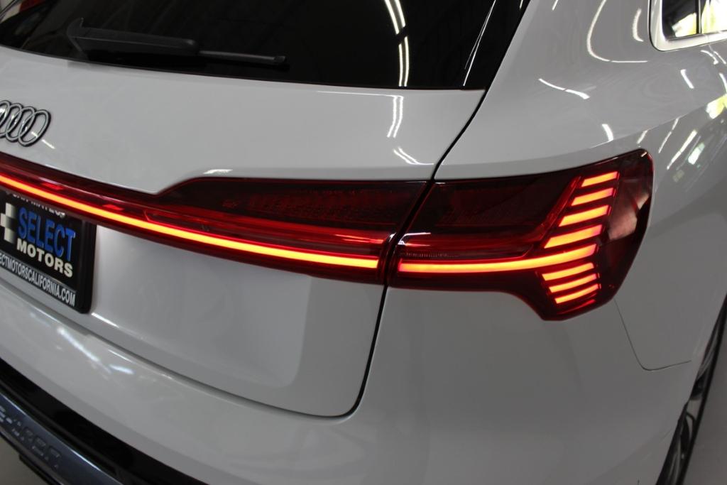 Audi Q8 e-tron view 8