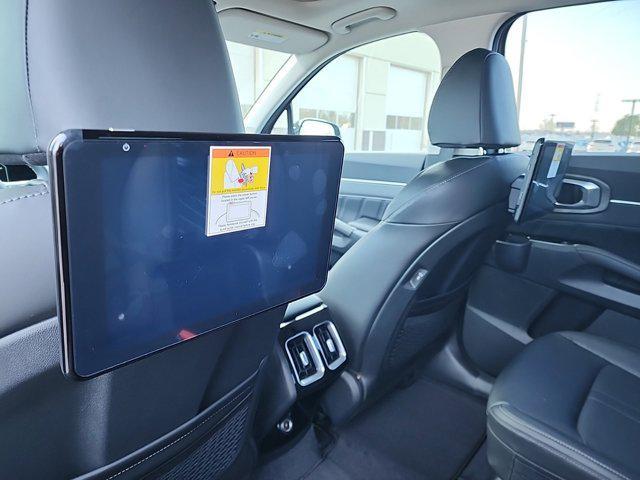 new 2025 Kia Sorento car, priced at $44,415