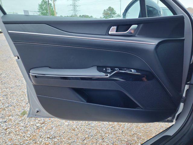 new 2025 Kia K5 car, priced at $27,970