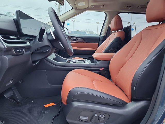 new 2025 Kia Carnival Hybrid car, priced at $53,255