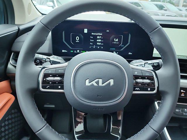 new 2025 Kia Carnival Hybrid car, priced at $53,255