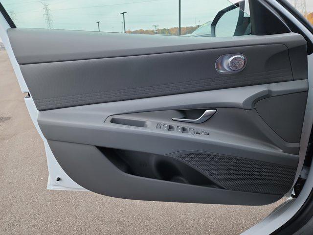 new 2025 Hyundai Elantra car