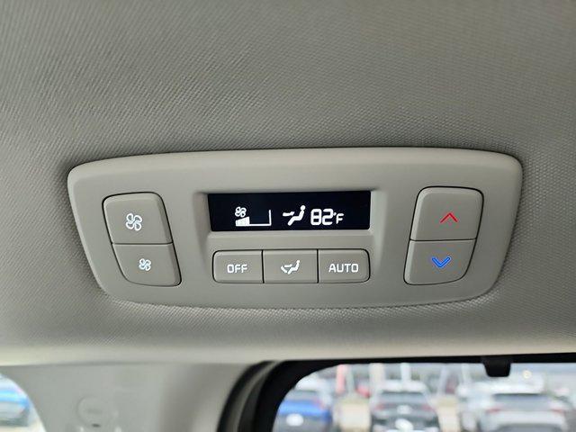 new 2025 Kia Carnival Hybrid car, priced at $52,720