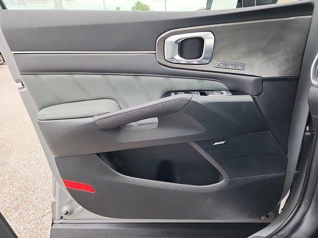 new 2025 Kia Sorento car, priced at $44,025