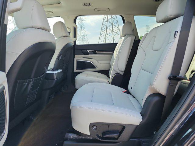 new 2025 Kia Telluride car, priced at $41,005
