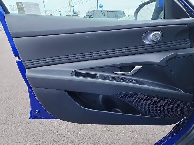 new 2025 Hyundai Elantra car