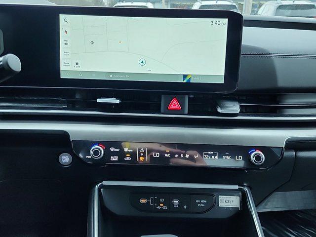 new 2025 Kia Carnival car, priced at $52,755