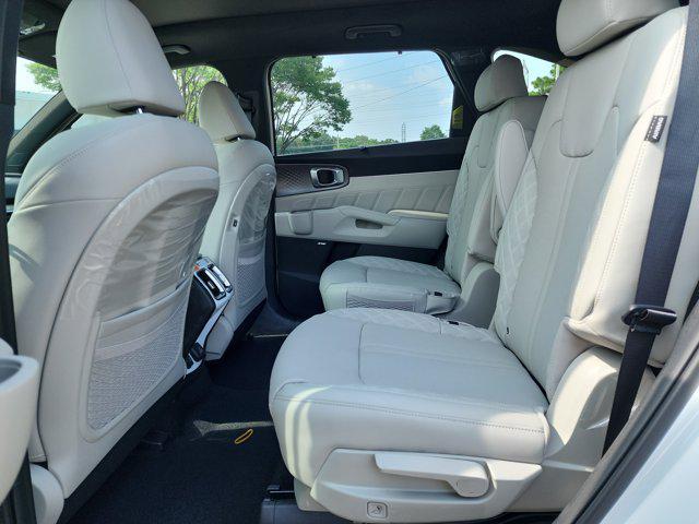 new 2025 Kia Sorento Hybrid car, priced at $43,860